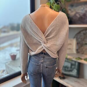 NWT Francesca's Gray twist Back Reversible V-Neck Knit Pullover Sweater - Small